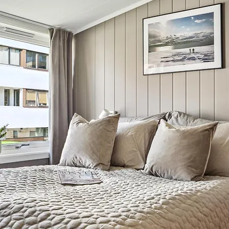 Warm And Charming Centre In 公寓 *